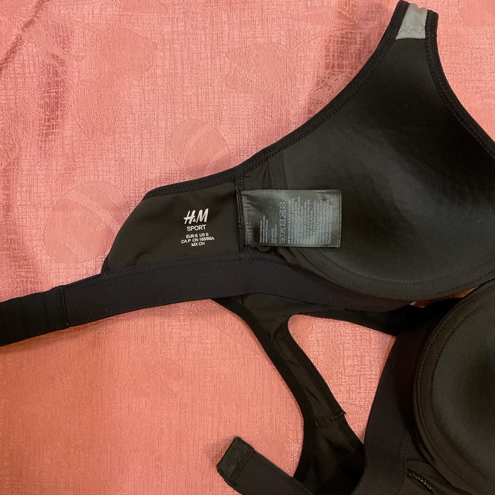 H&M Black Racer-Back Sports Bra Size Small - Picture 6 of 8